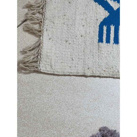 Handwoven Chameleon Lizard Wall Hanging rUG Pink Eyes Reacts With UV Light - Picture 8 of 8